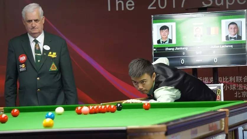 并通过社交 并通过社交