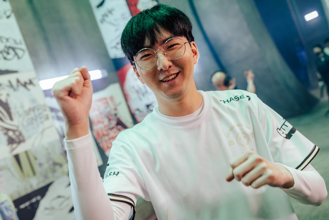 神迹背后的 神迹背后的